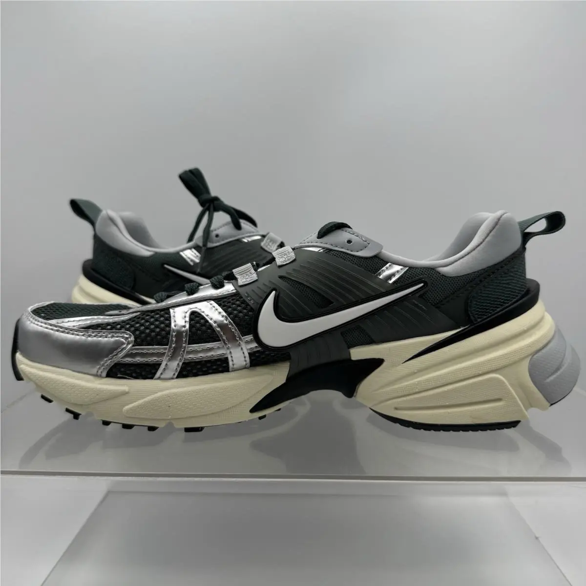 Nike shoes - Nike V2K Run - Run - HJ4497-300 - Green 2