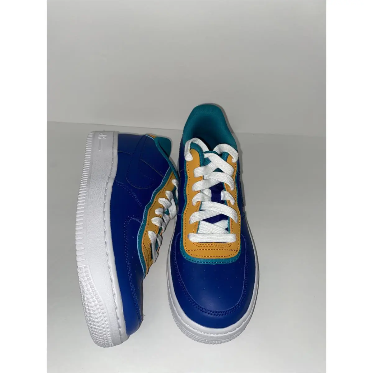 Nike shoes - Indigo/Gold/Teal (UPC: 00192499850423) 4