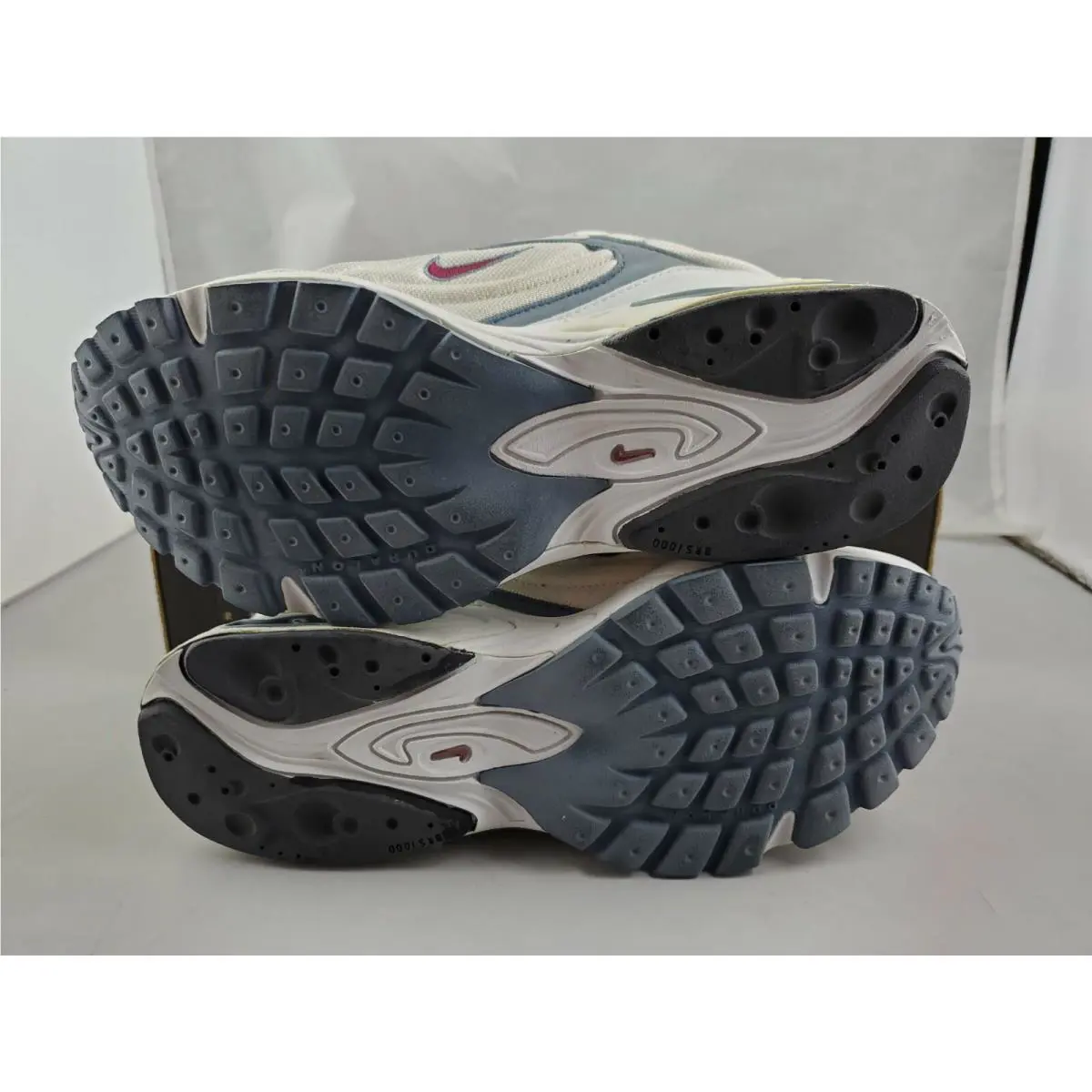 Nike shoes - White 5