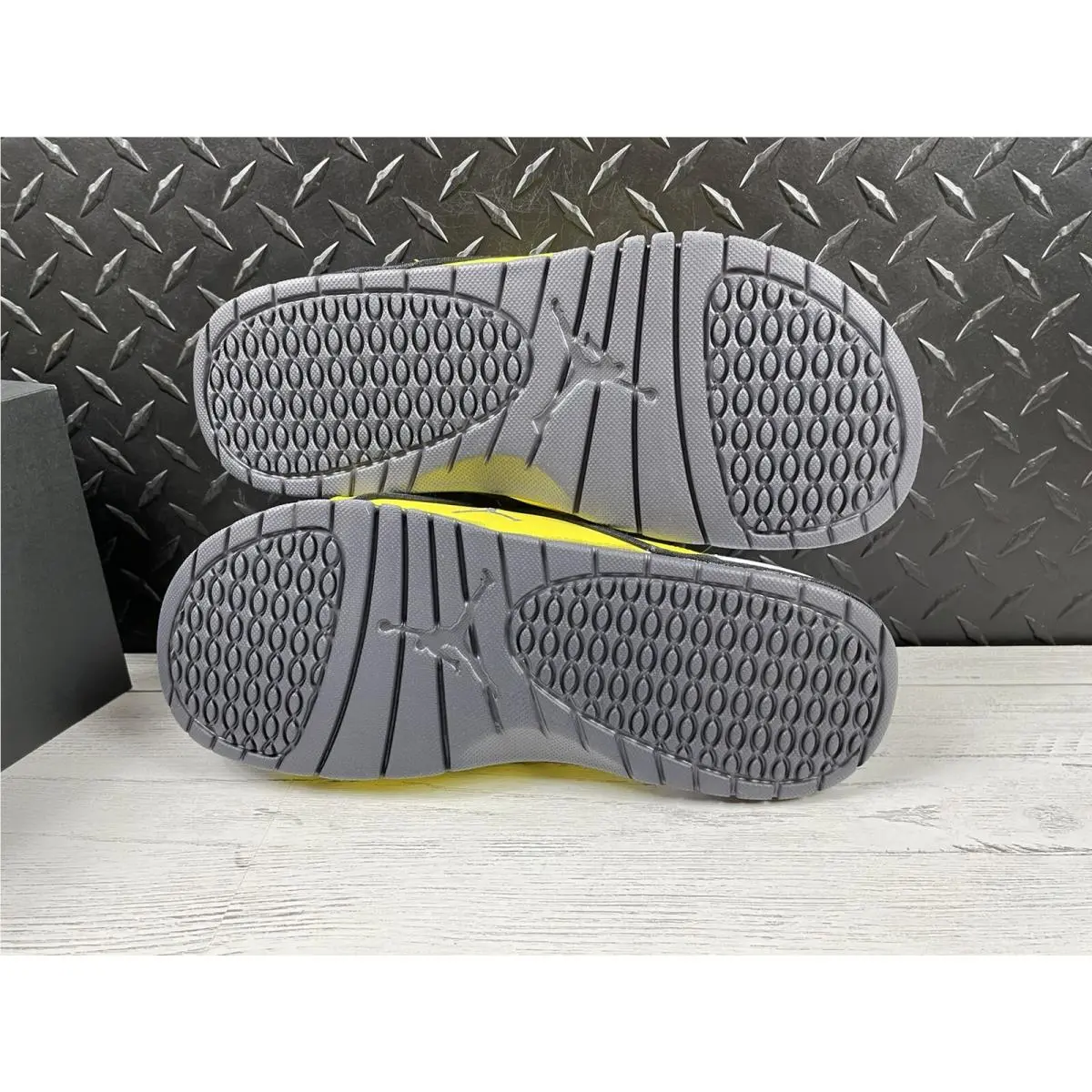 Nike shoes - Nike Jordan Hydro IV Retro 4 - DN4238-701 - Yellow 4