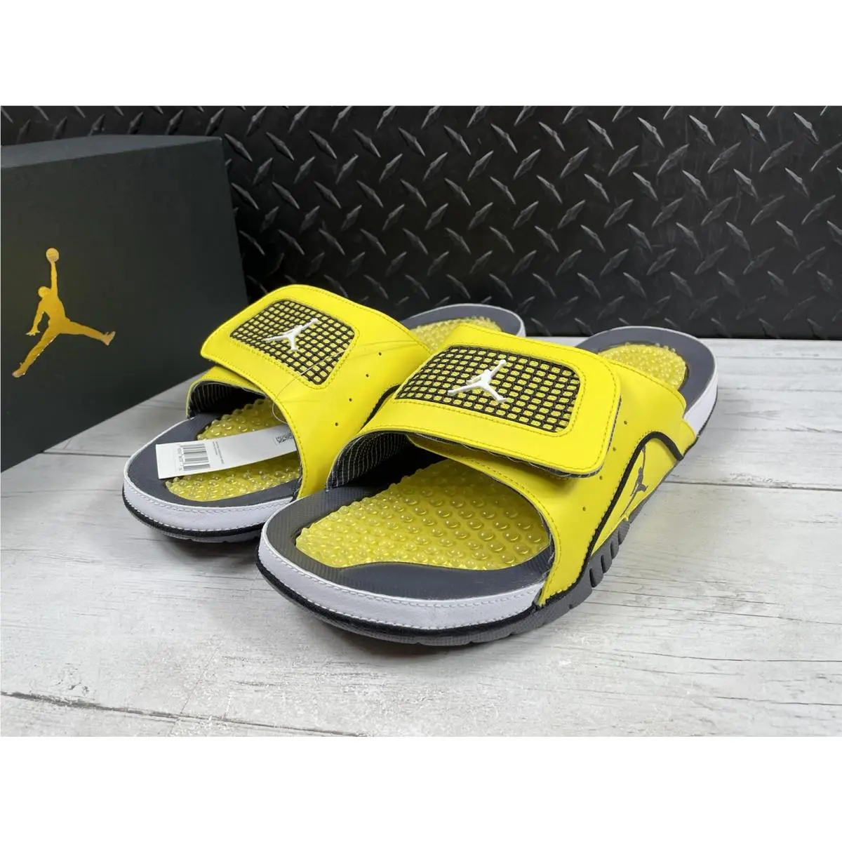 Nike shoes - Nike Jordan Hydro IV Retro 4 - DN4238-701 - Yellow 3