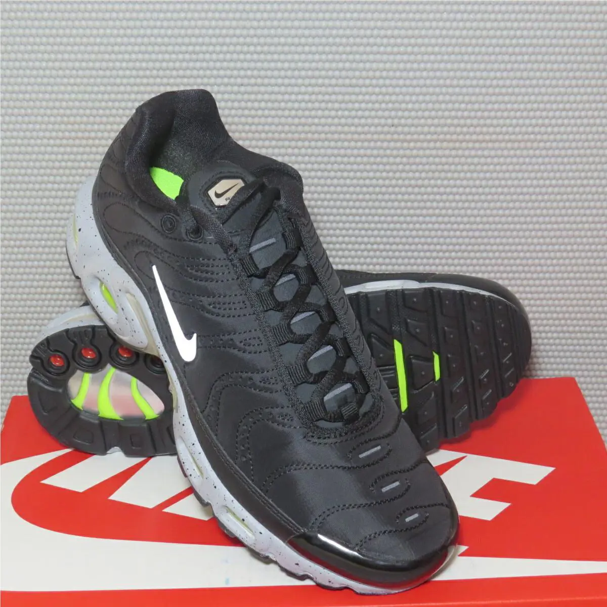 Nike shoes - Nike Air Max Plus Premium - 815994-003 - Black (UPC: 191886363164) 1