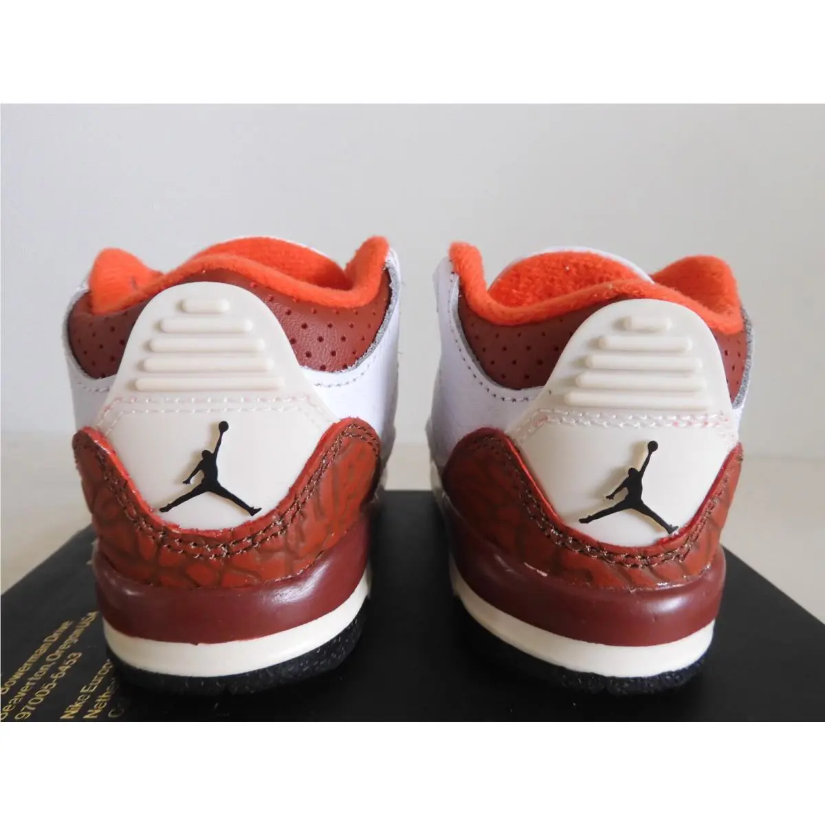 Nike shoes - Air Jordan 3 - Air - White (UPC: 196153224650) 2