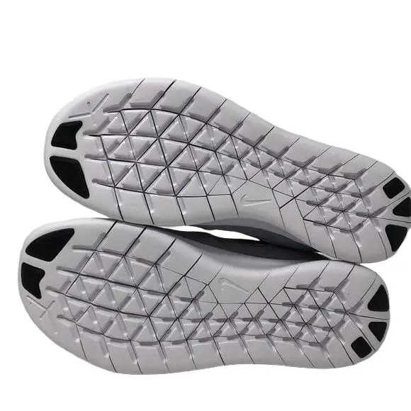Nike shoes - wolf grey/silver (UPC: 826218038839) 3