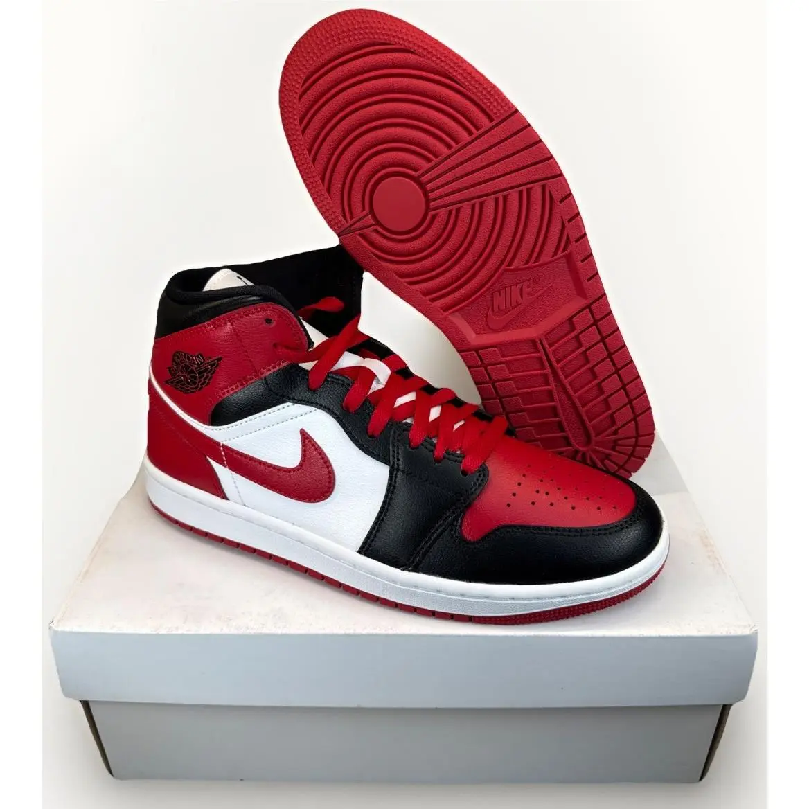 Nike Air Jordan 1 Mid Alternate Bred Toe BQ6472-079 Sneaker Women`s Size 9