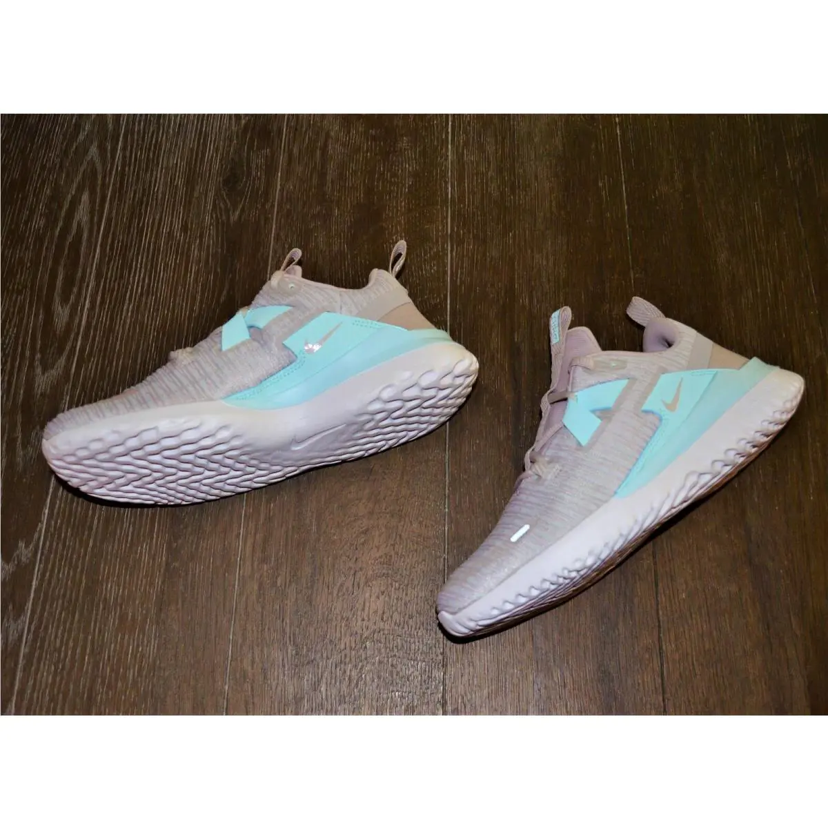 Nike shoes - Nike Renew Arena - Renew Arena - AJ5909-300 - Beige (UPC: 00192499672384) 3
