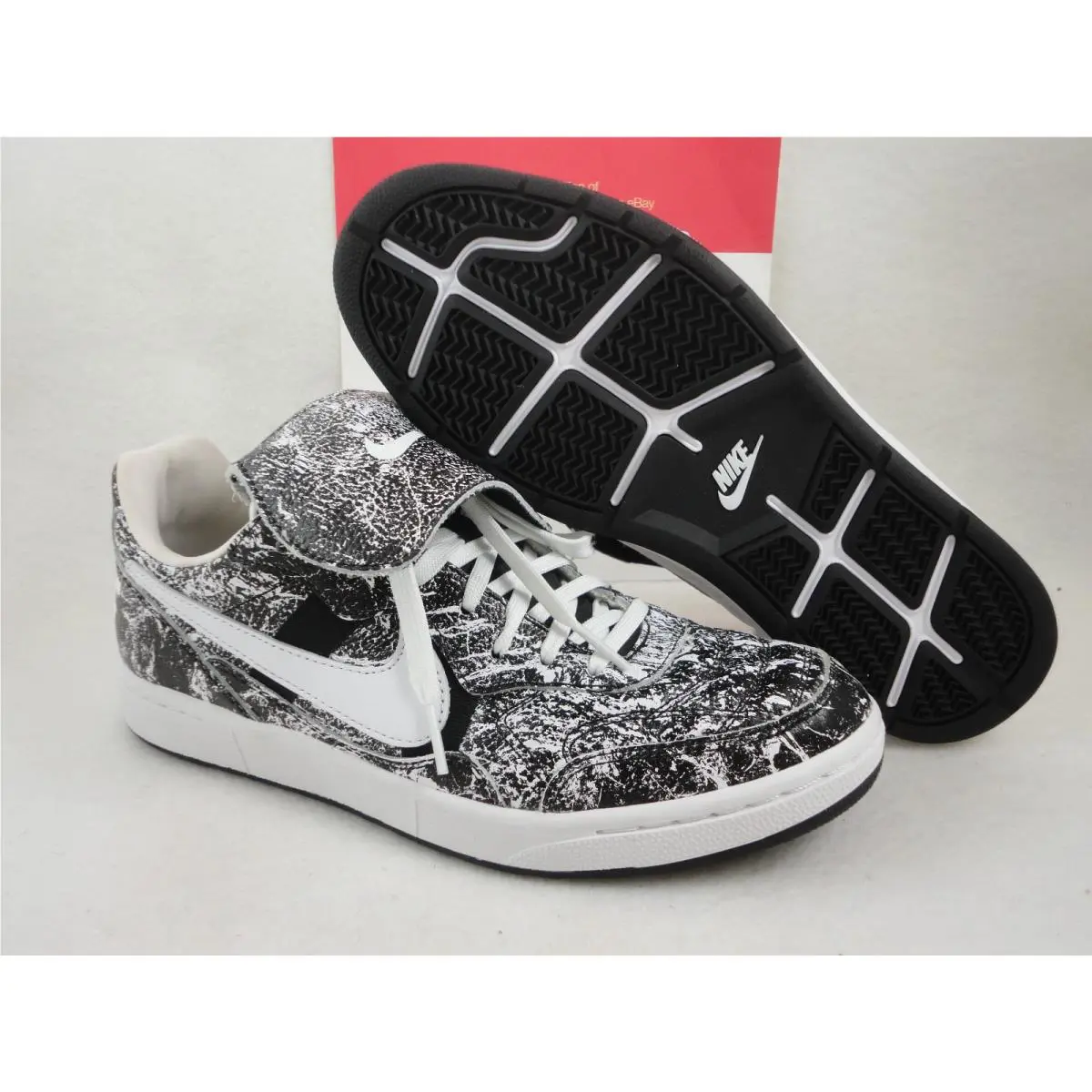 Nike shoes - Black / White (UPC: 888408299413) 2