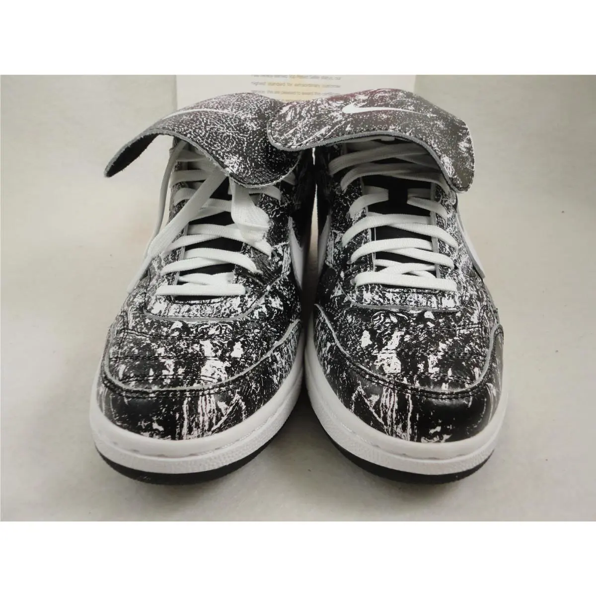 Nike shoes - Black / White (UPC: 888408299413) 3
