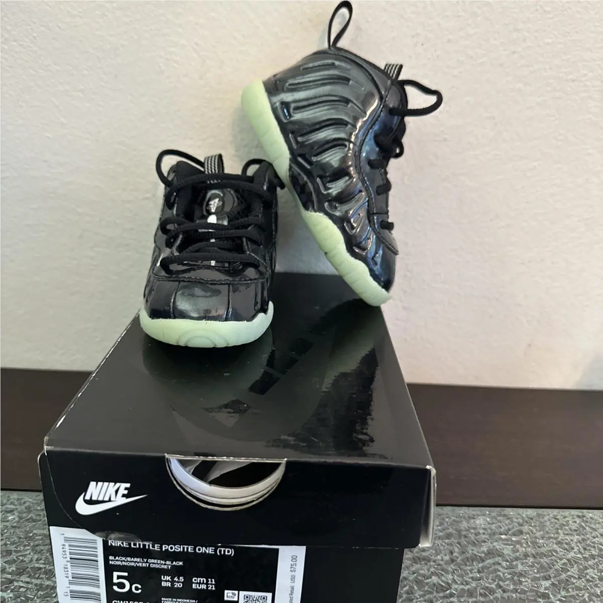 Nike shoes - Nike Foamposite - Foamposite - Black (UPC: 194953183191) 0
