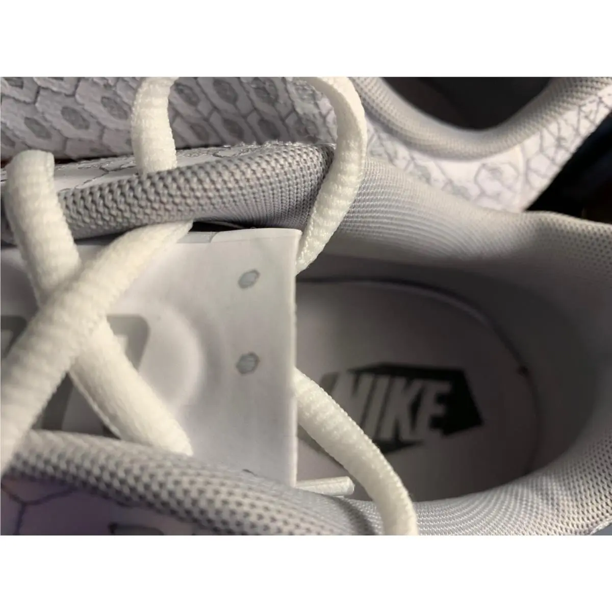 Nike shoes - White, Manufacturer: White 1
