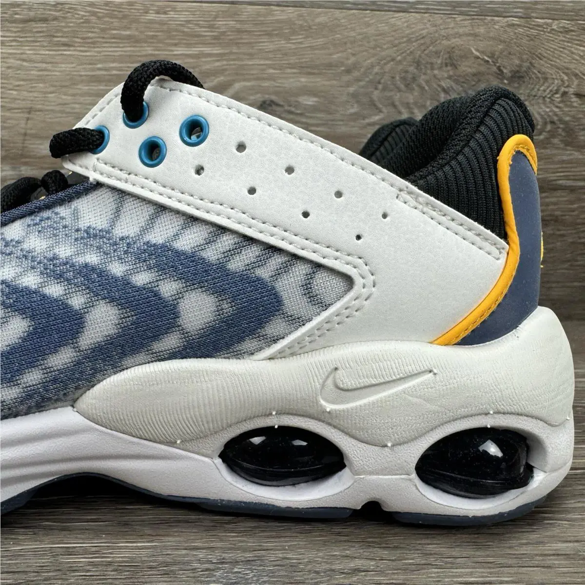 Nike shoes - Nike Air Max TW - Air Max - DQ0296-102 - White 3
