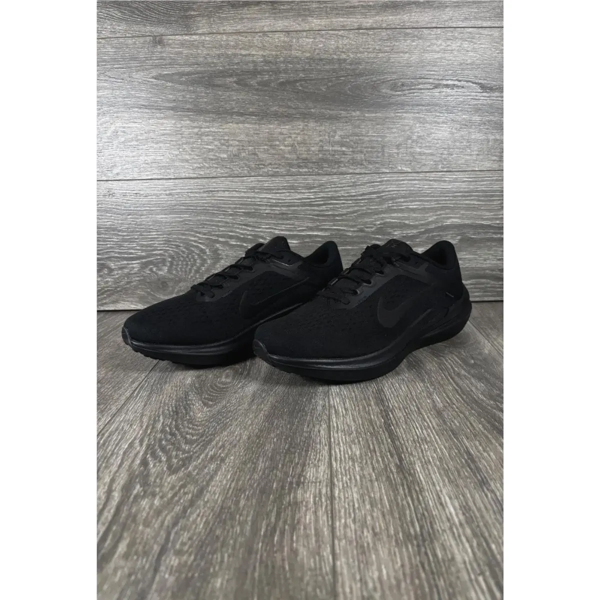 Nike Winflo 10 Men’s Size 11 Black Running Shoes DV4022-001
