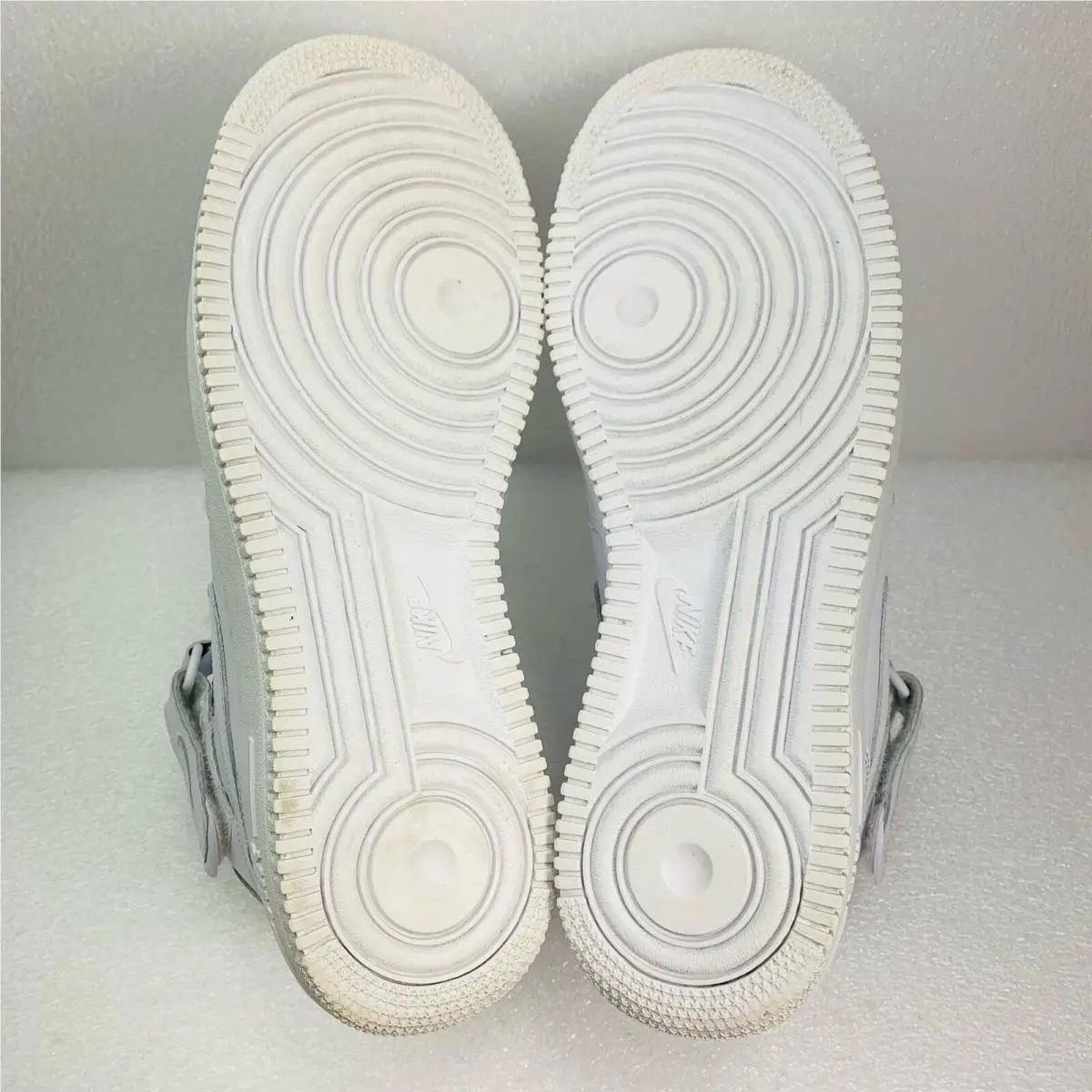 Nike shoes - White 7