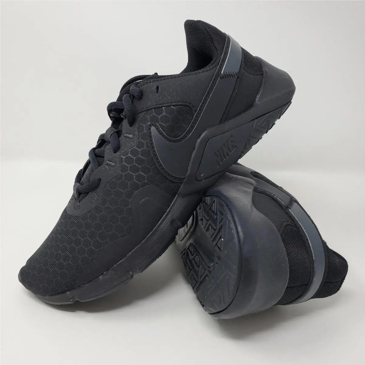 Nike Legend Essential 2 Black Off Noir Sneakers CQ9545–002 Women’s Size 7.5