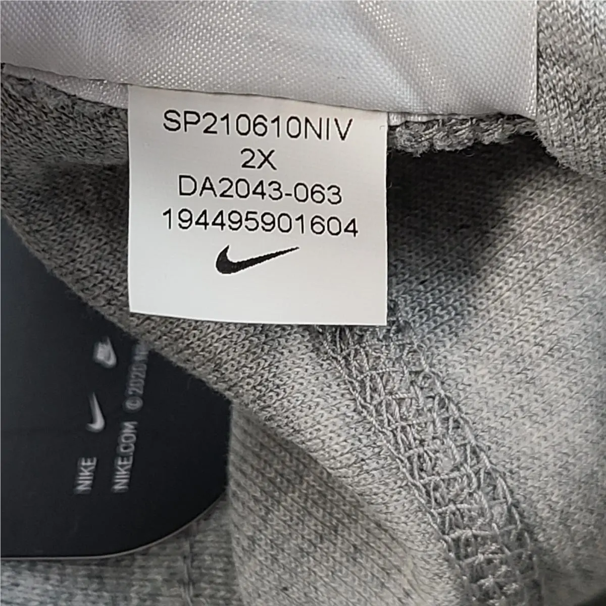 Nike clothing - Gray (UPC: 194495901604) 5