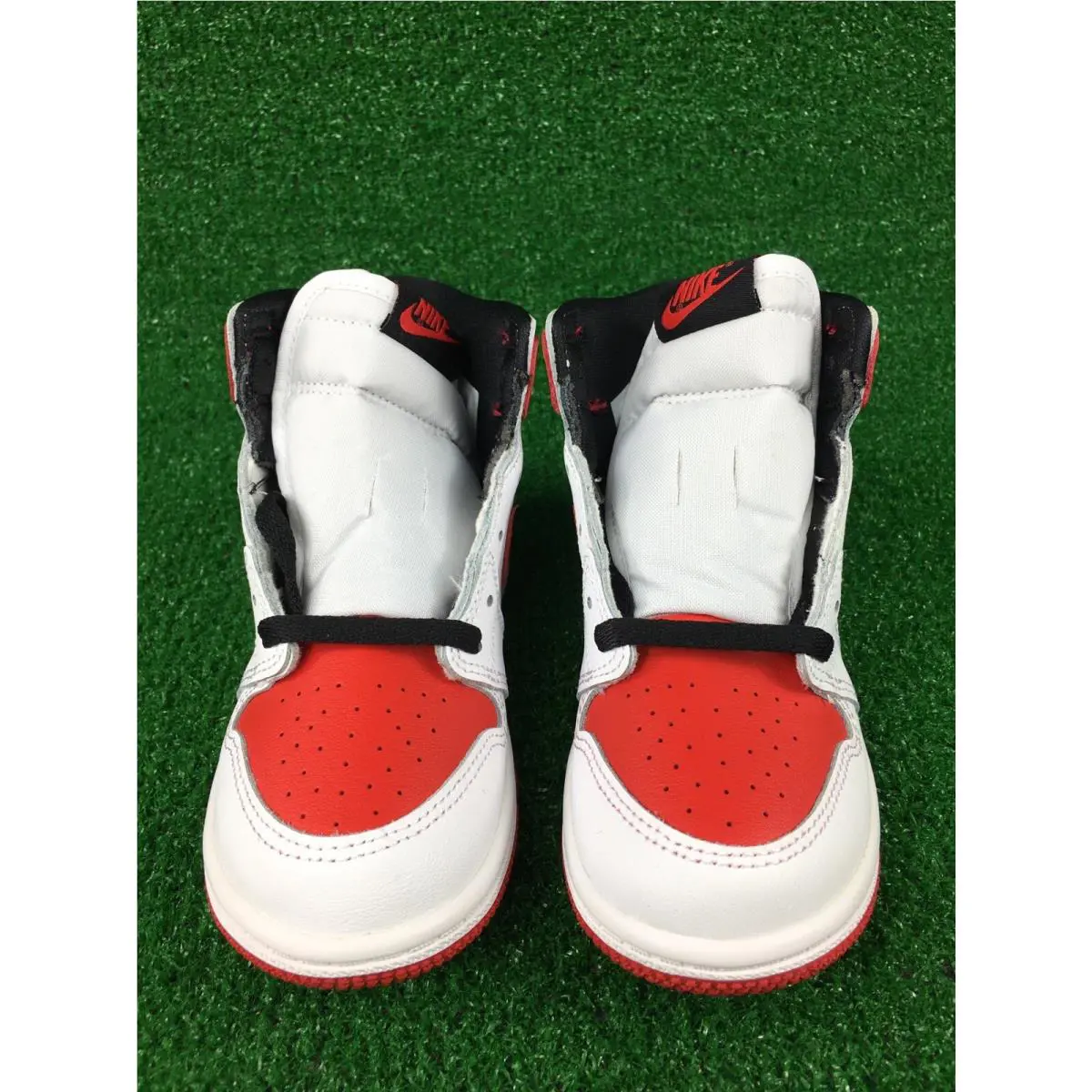 Nike shoes - Air Jordan 1 Retro High - Red (UPC: 0195869250601) 2