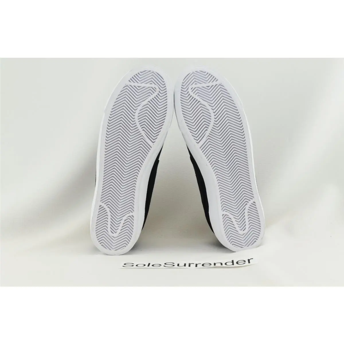 Nike shoes - Black (UPC: 887223707219) 3