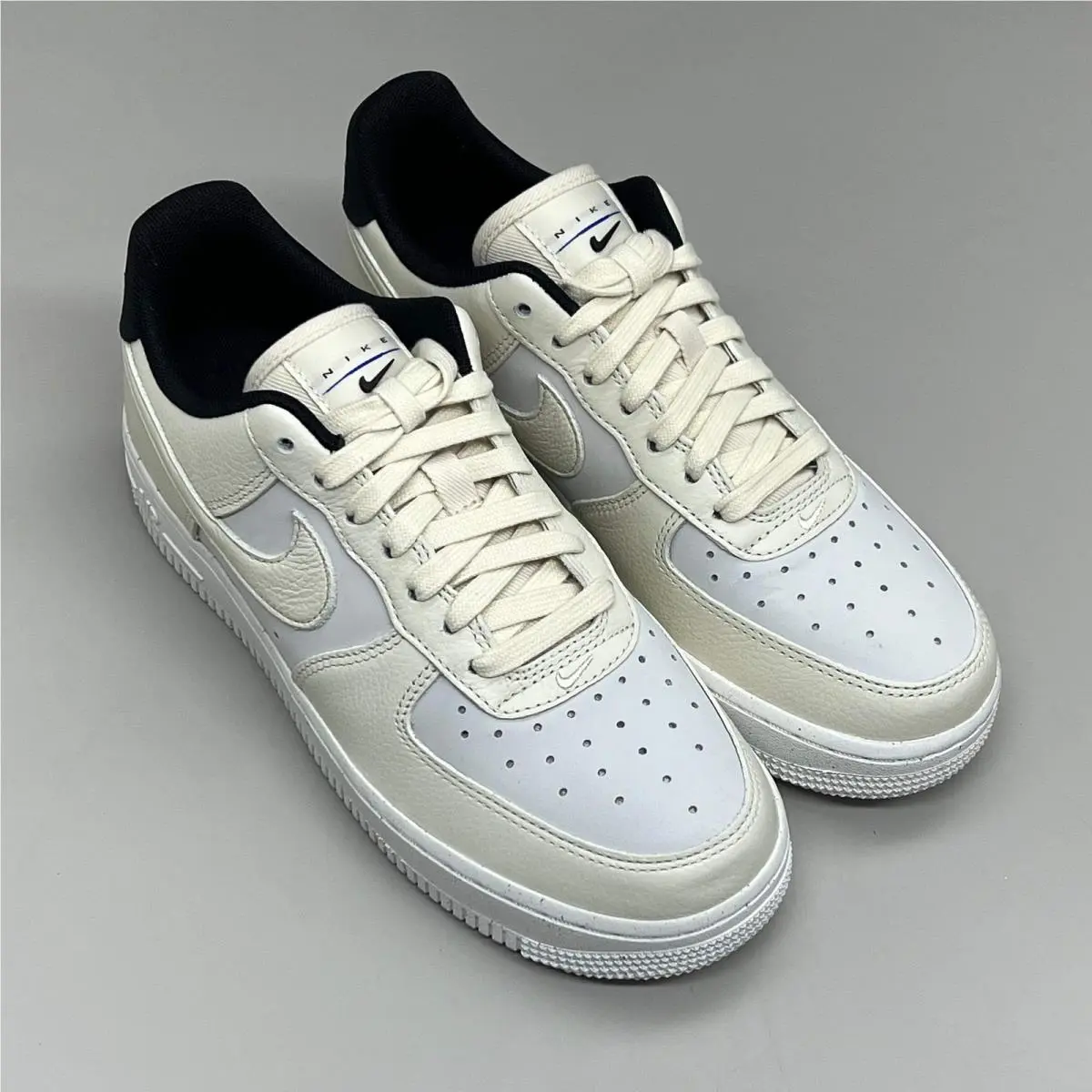 Air Force 1 07` LX Leather Shoes Women`s Sz 7 Sail/coconut Milk-black DZ270 by Nike