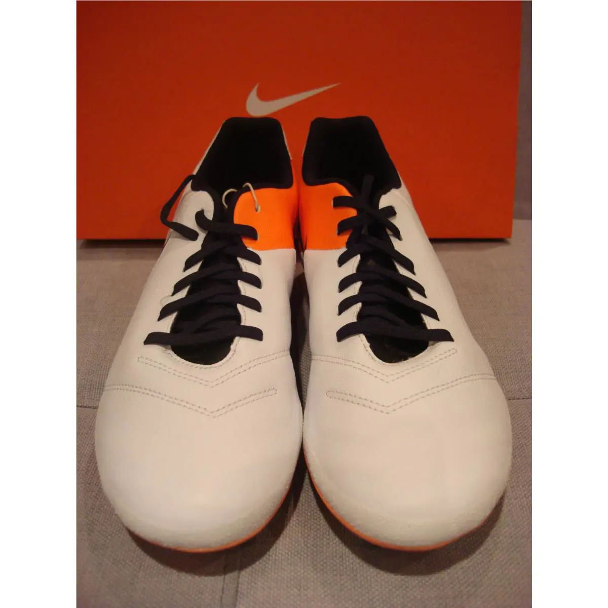 Nike shoes - White (UPC: 884776206718) 0