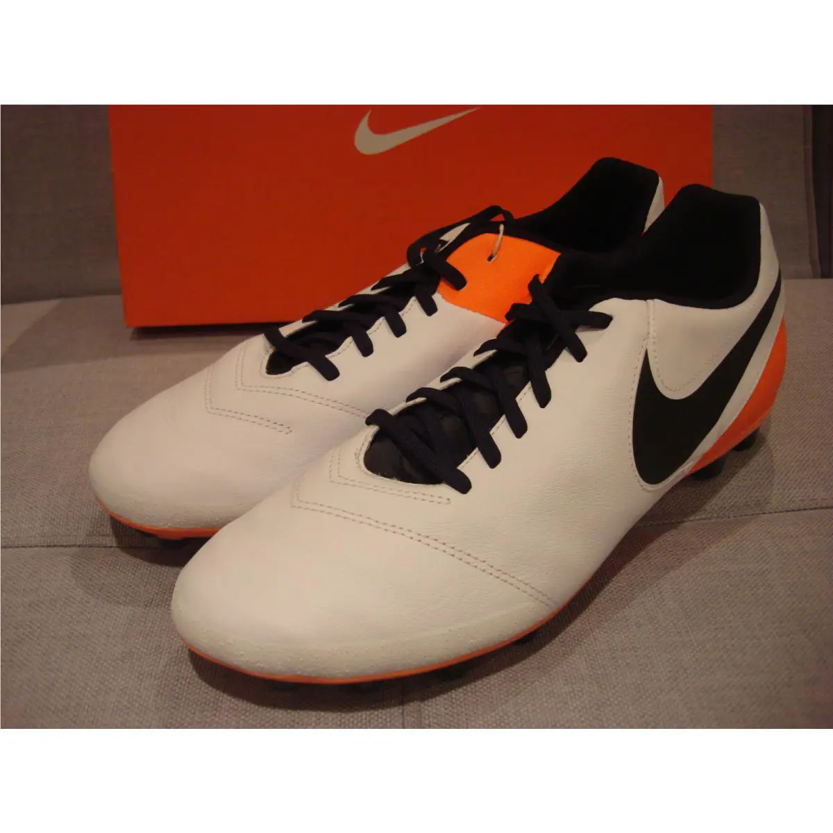 Nike shoes - White (UPC: 884776206718) 6