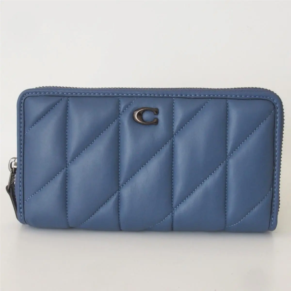 Coach Accordion Zip Wallet with Pillow Quilting Nappa Leather 7.5x4x0.75 C8570