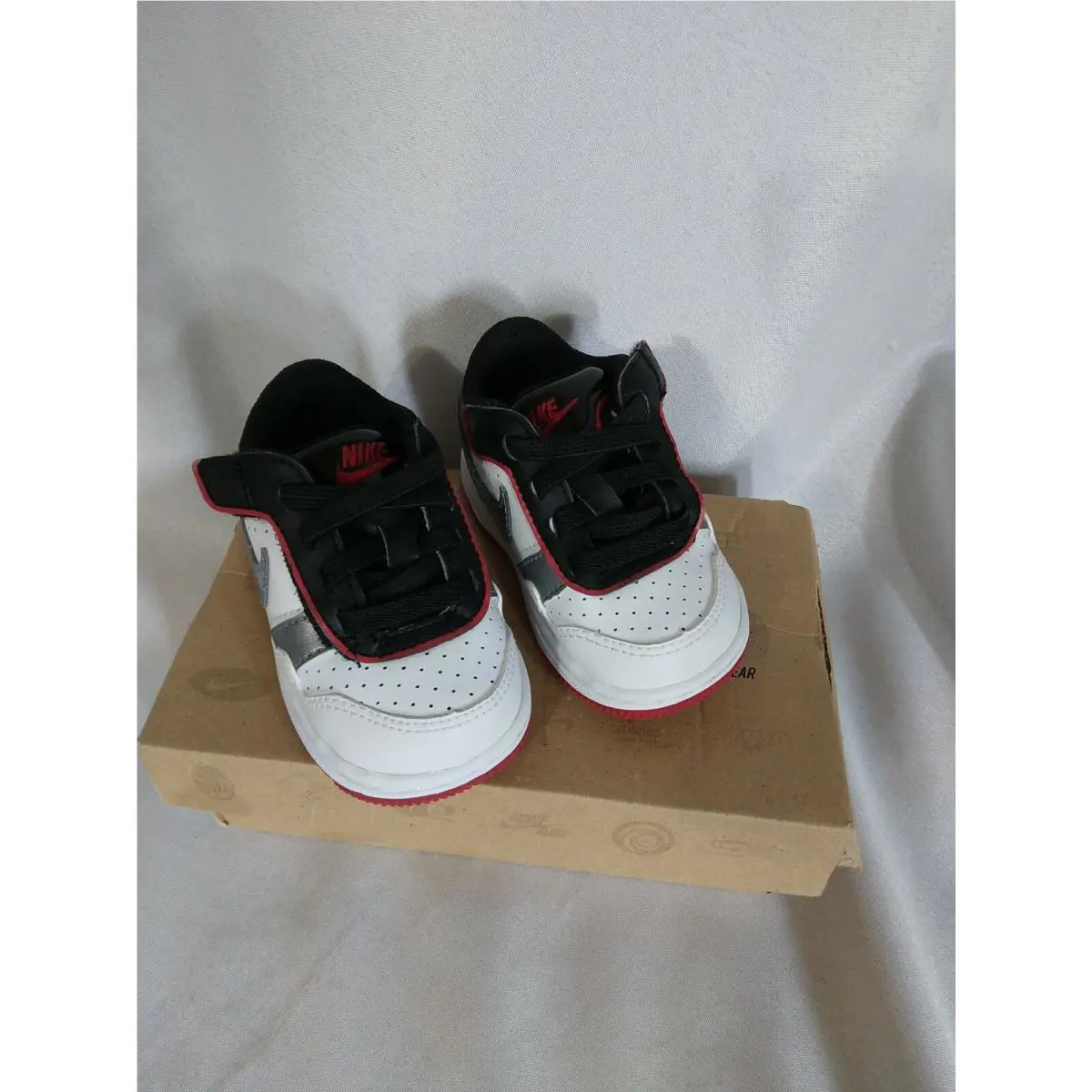 Nike shoes - black white silver red 0