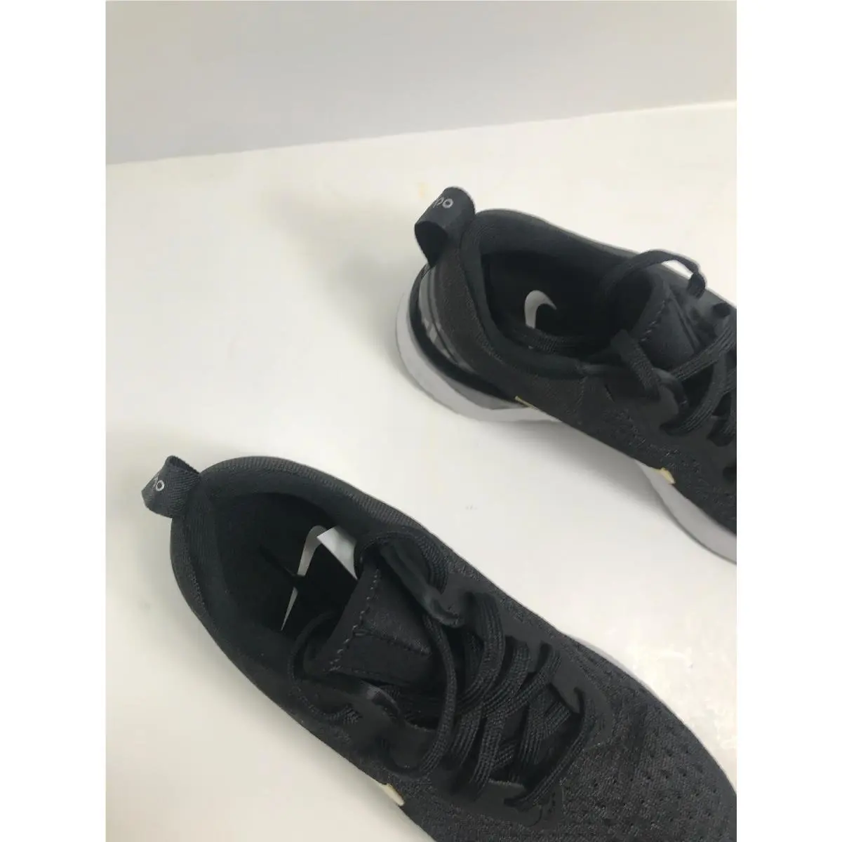 Nike shoes - Odyssey React - Odyssey React - Black And Gold 0