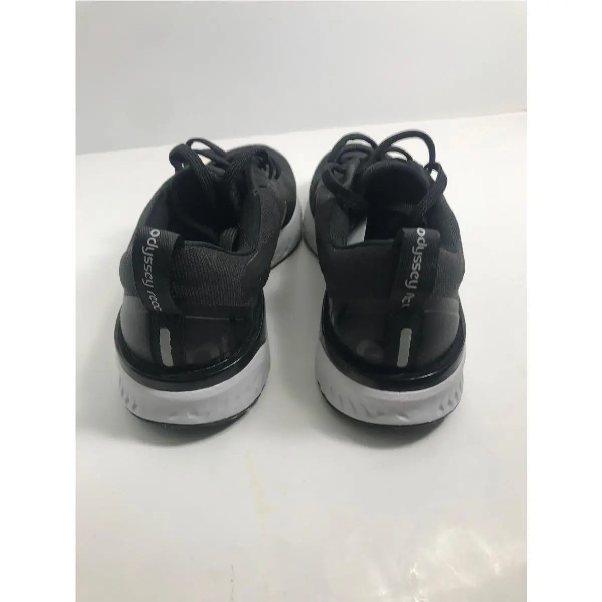 Nike shoes - Odyssey React - Odyssey React - Black And Gold 1