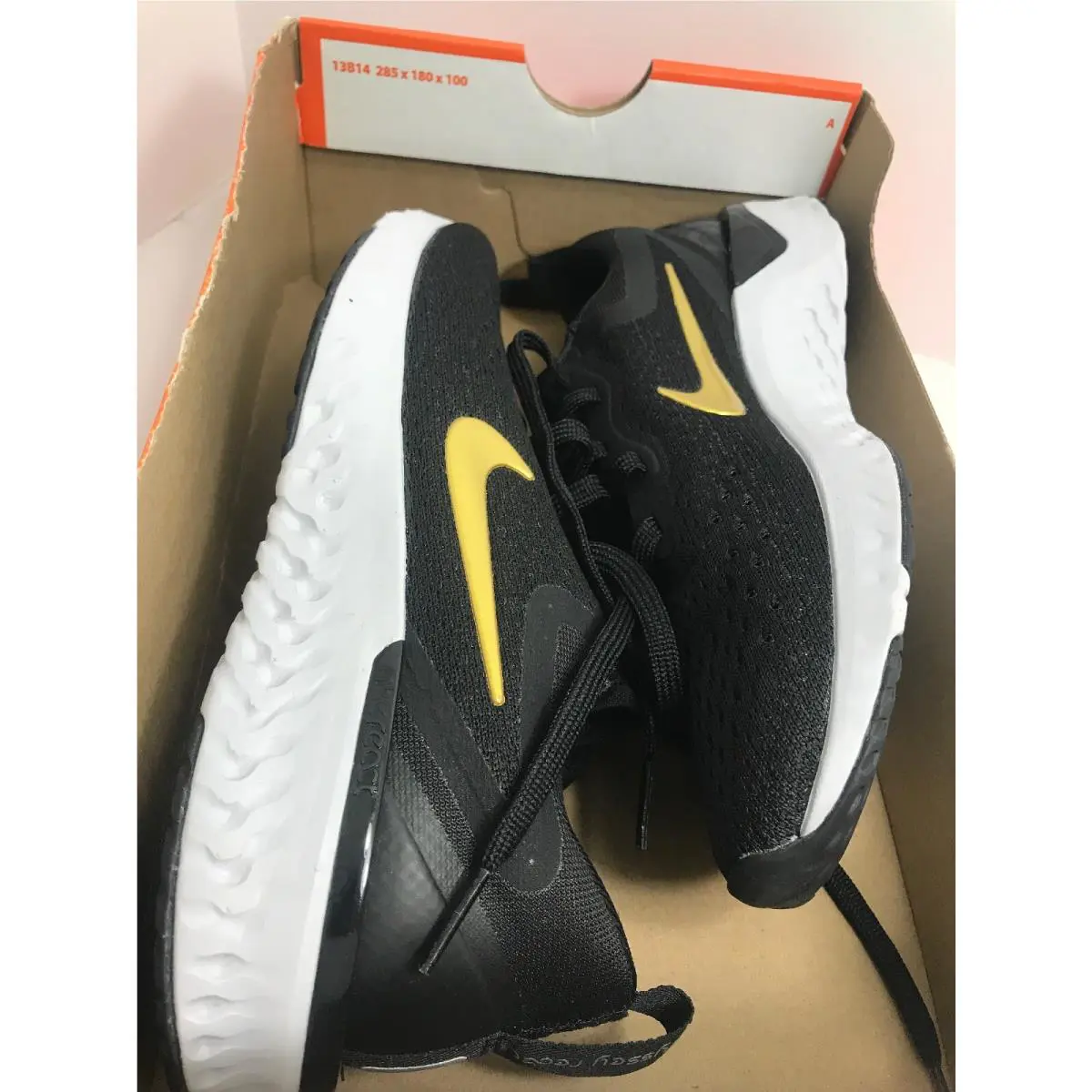 Nike shoes - Odyssey React - Odyssey React - Black And Gold 5