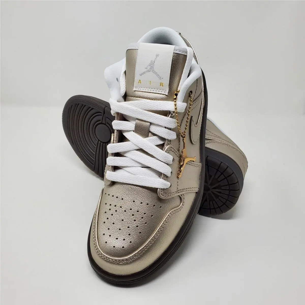 Air Jordan 1 Vintage Basketball Women`s Size 6.5 Low-top Gold/brown HQ3529-099
