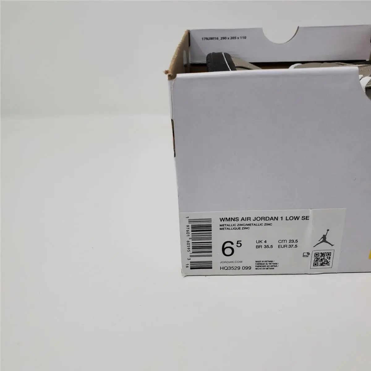 Nike shoes - Air Jordan 1 Low SE - HQ3529-099 - Gold 9