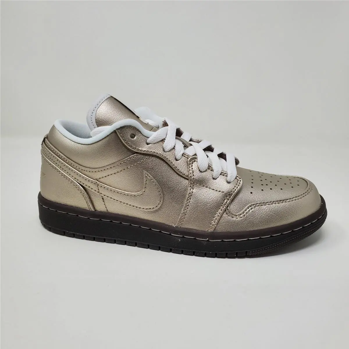 Nike shoes - Air Jordan 1 Low SE - HQ3529-099 - Gold 2