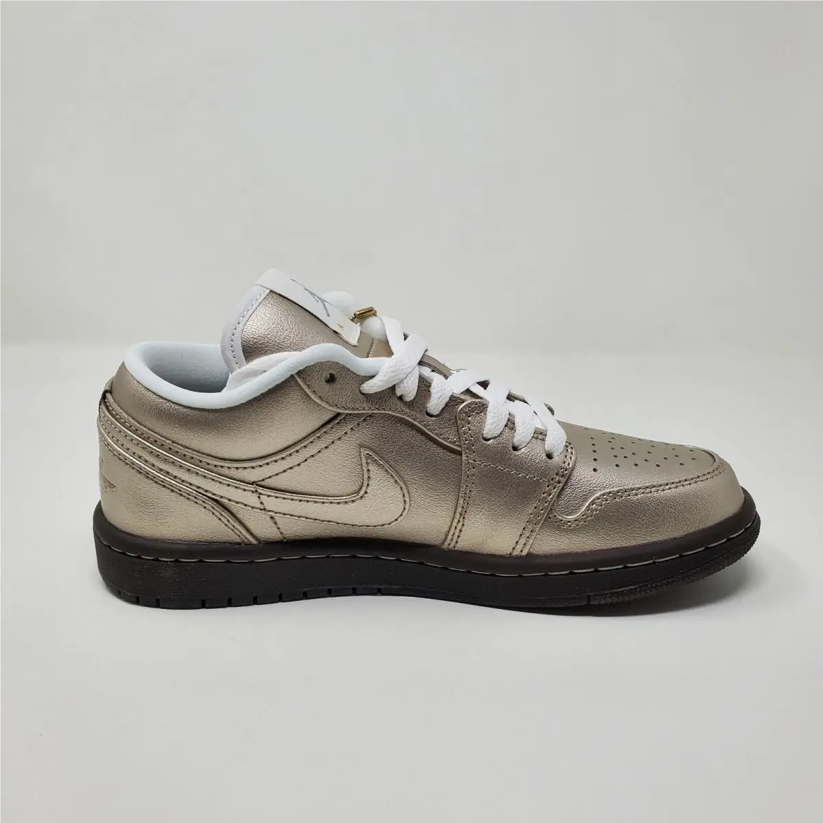 Nike shoes - Air Jordan 1 Low SE - HQ3529-099 - Gold 4