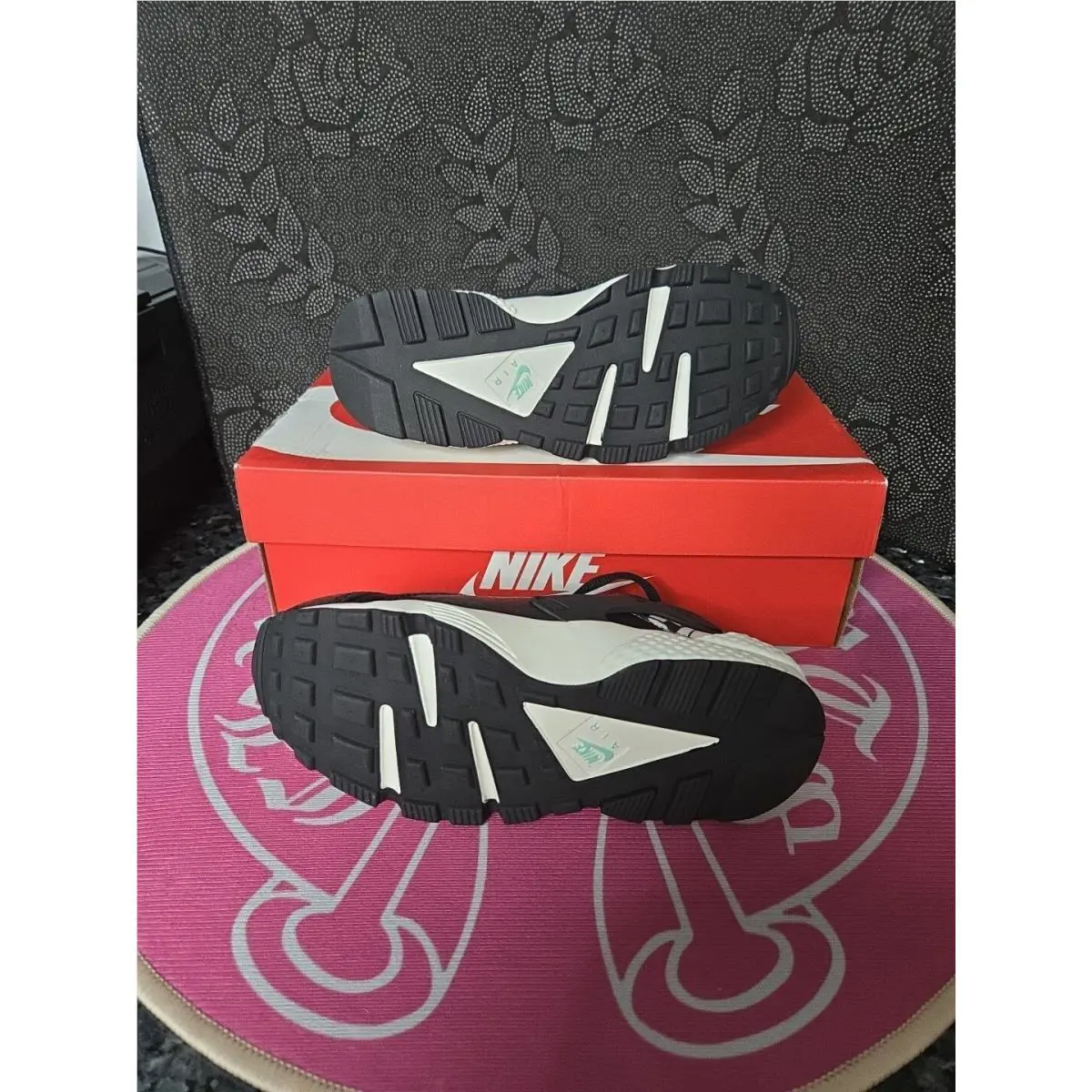 Nike shoes - Nike Air Huarache Run - Air Huarache Run - 725076-001 - Black (UPC: 676556229914) 1