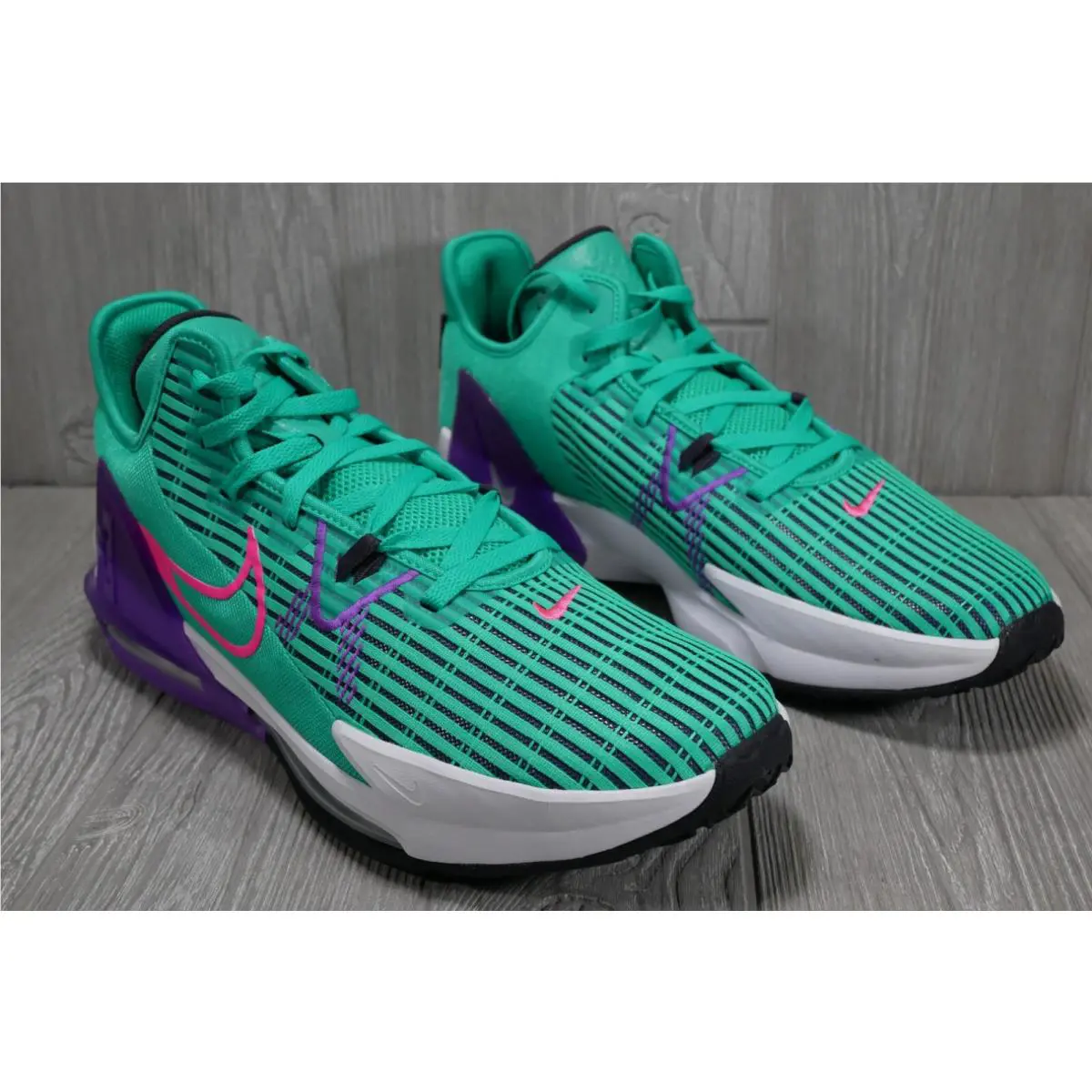 Nike shoes - Green 1