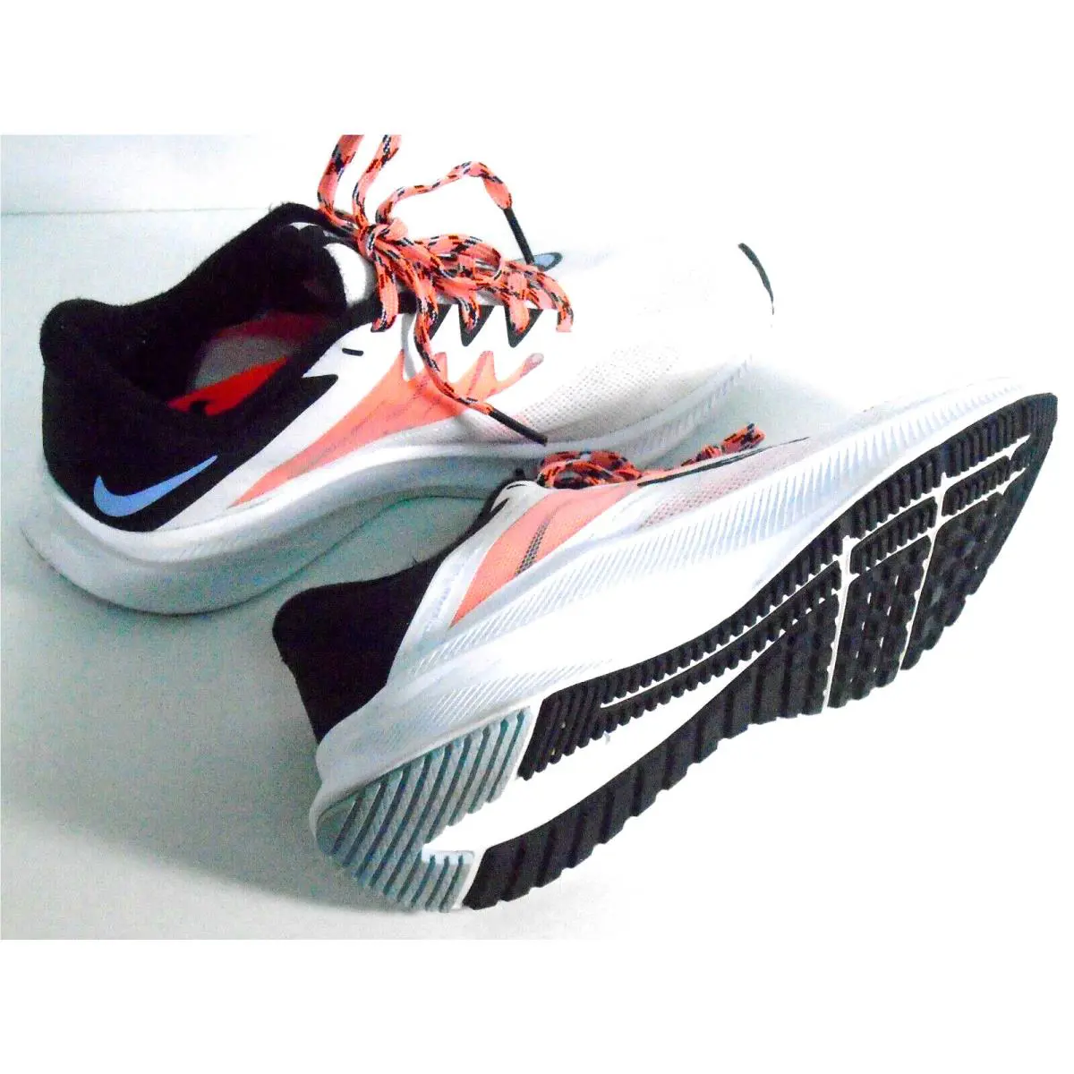 Nike shoes - White 3