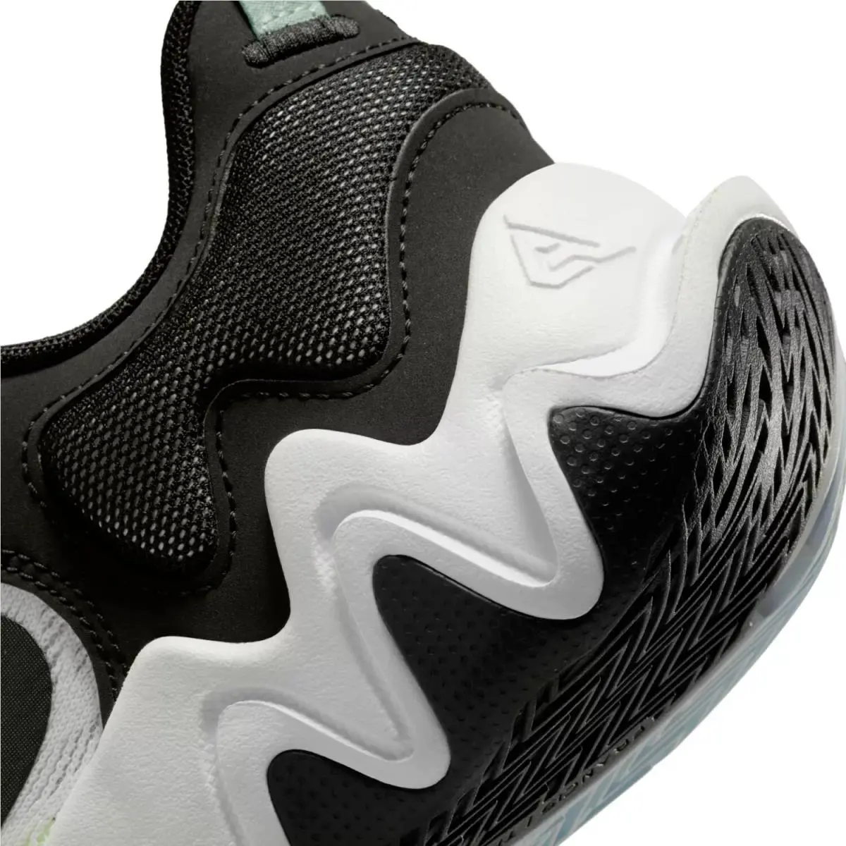 Nike shoes - White/Black/Grey 2