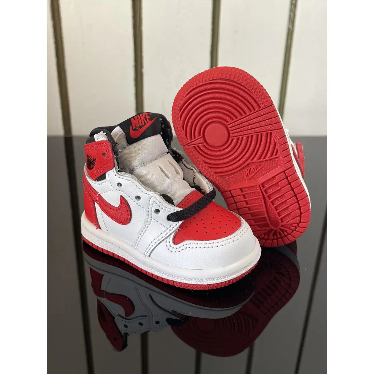 Nike shoes - Air Jordan 1 - Air - White (UPC: 195869250533) 2