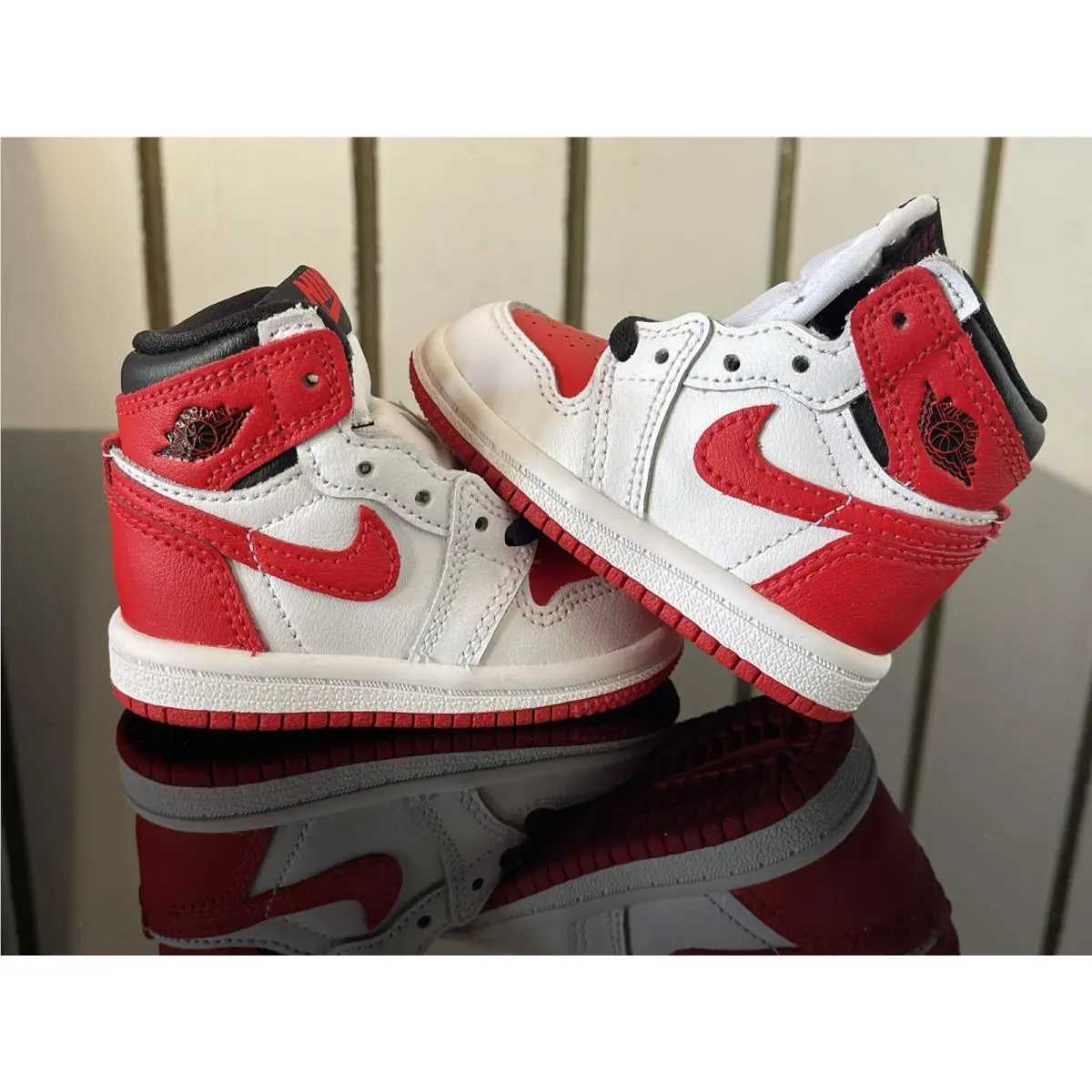 Nike shoes - Air Jordan 1 - Air - White (UPC: 195869250533) 3
