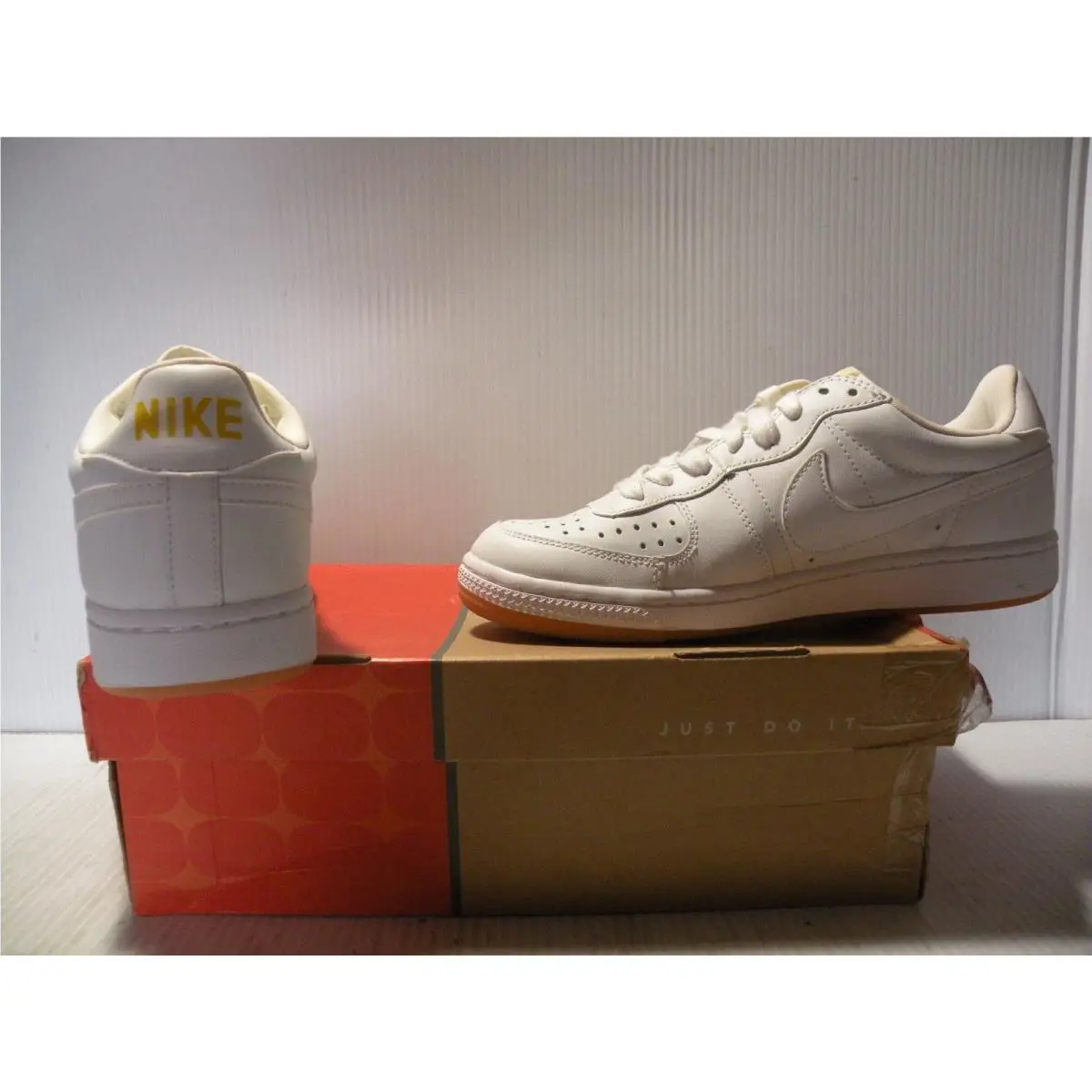 Nike shoes - WHITE 0