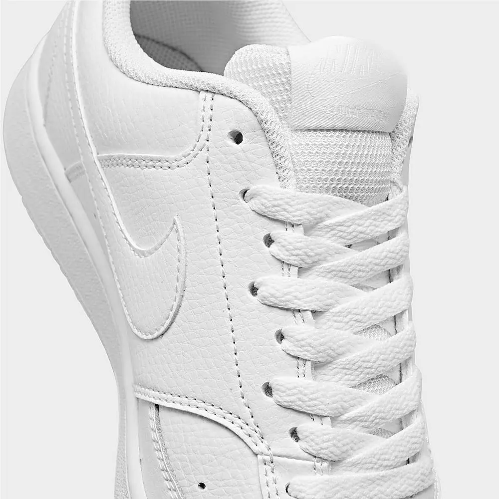 Nike shoes - White 4