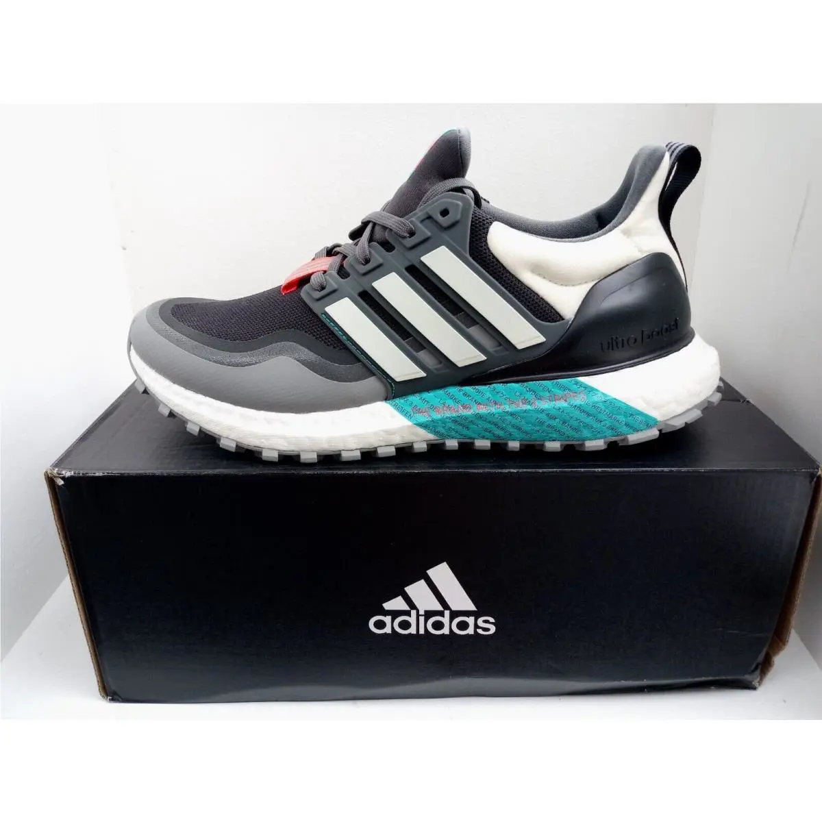 Adidas Ultraboost Big Kids` Running Shoes Size 5.5 2 Different Style Color