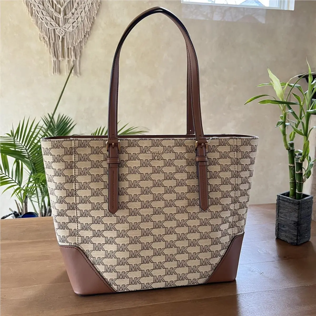 Michael Kors 38T2GXAT3J Aria Large Leather Tote in Beige Msrp: