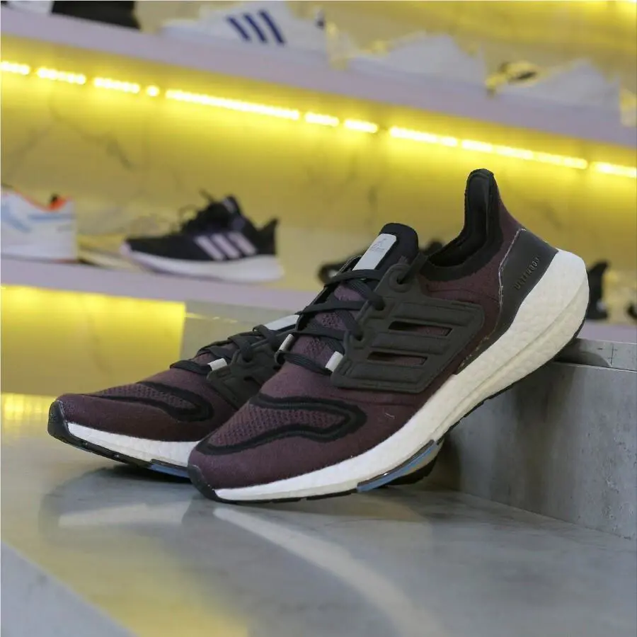 Adidas Ultraboost 22 Running Shoes Shadow Maroon . . Mens Size: 9 - 12