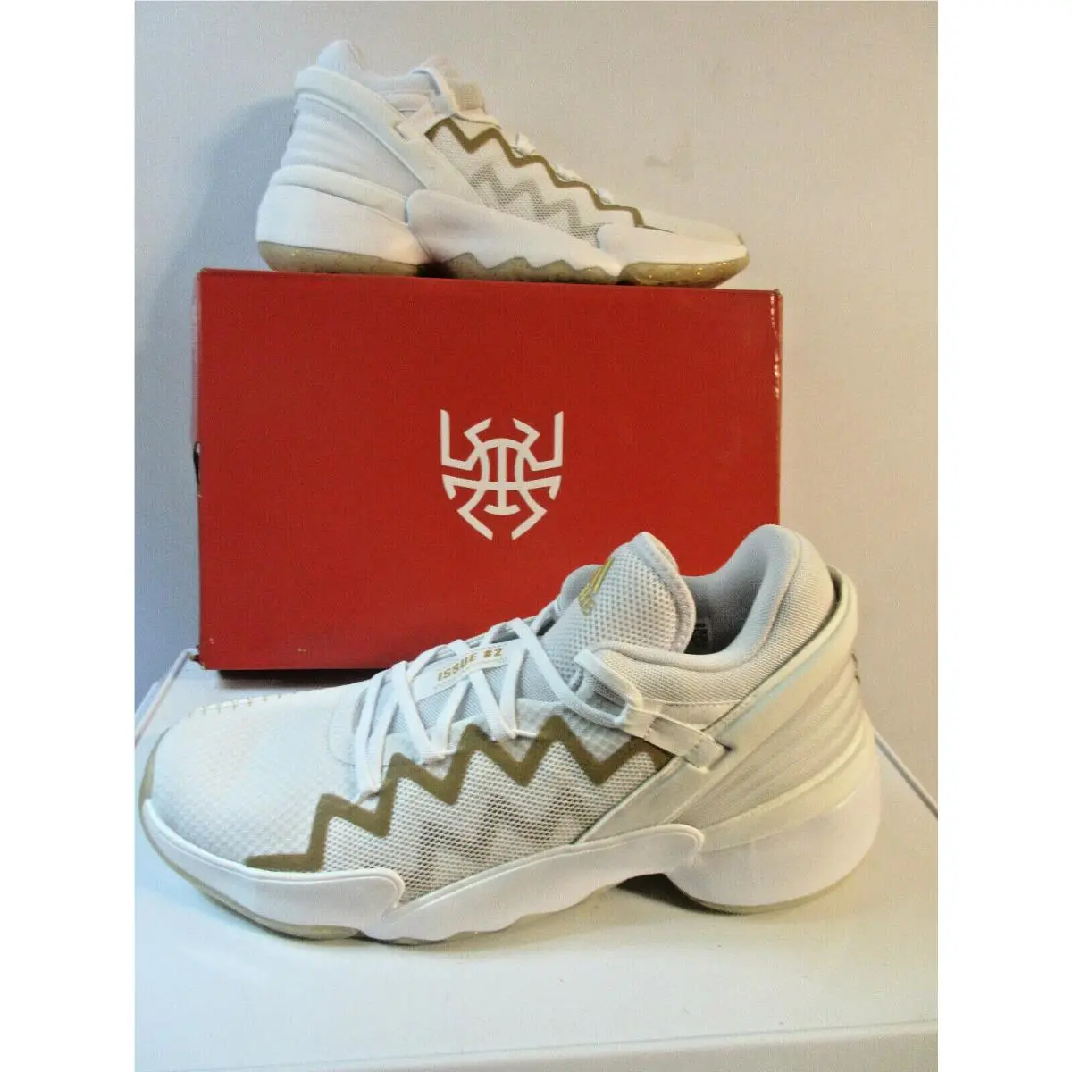 Adidas shoes - adidas D.O.N. Issue #2 - Issue - White / Gold 2