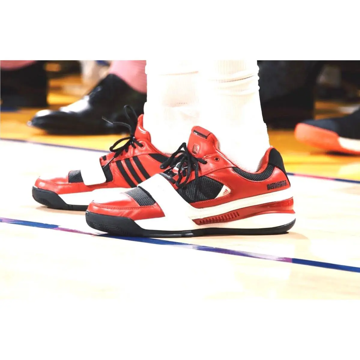 Adidas shoes - Restomod - Restomod - Red 5