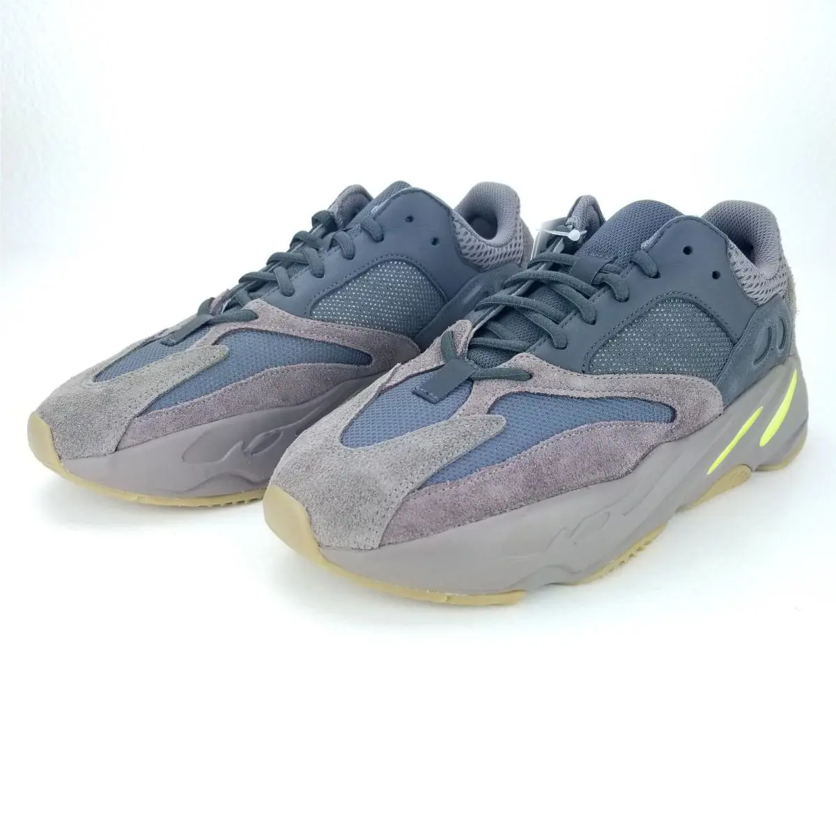 Adidas shoes - Adidas YEEZY BOOST 700 - YEEZY BOOST - EE9614 - mauve 0