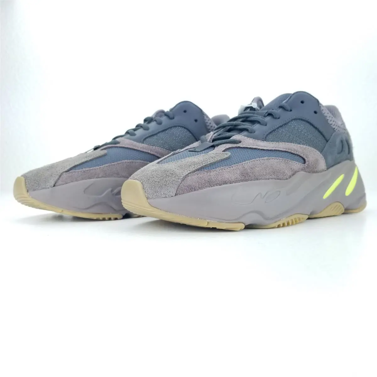 Adidas shoes - Adidas YEEZY BOOST 700 - YEEZY BOOST - EE9614 - mauve 1