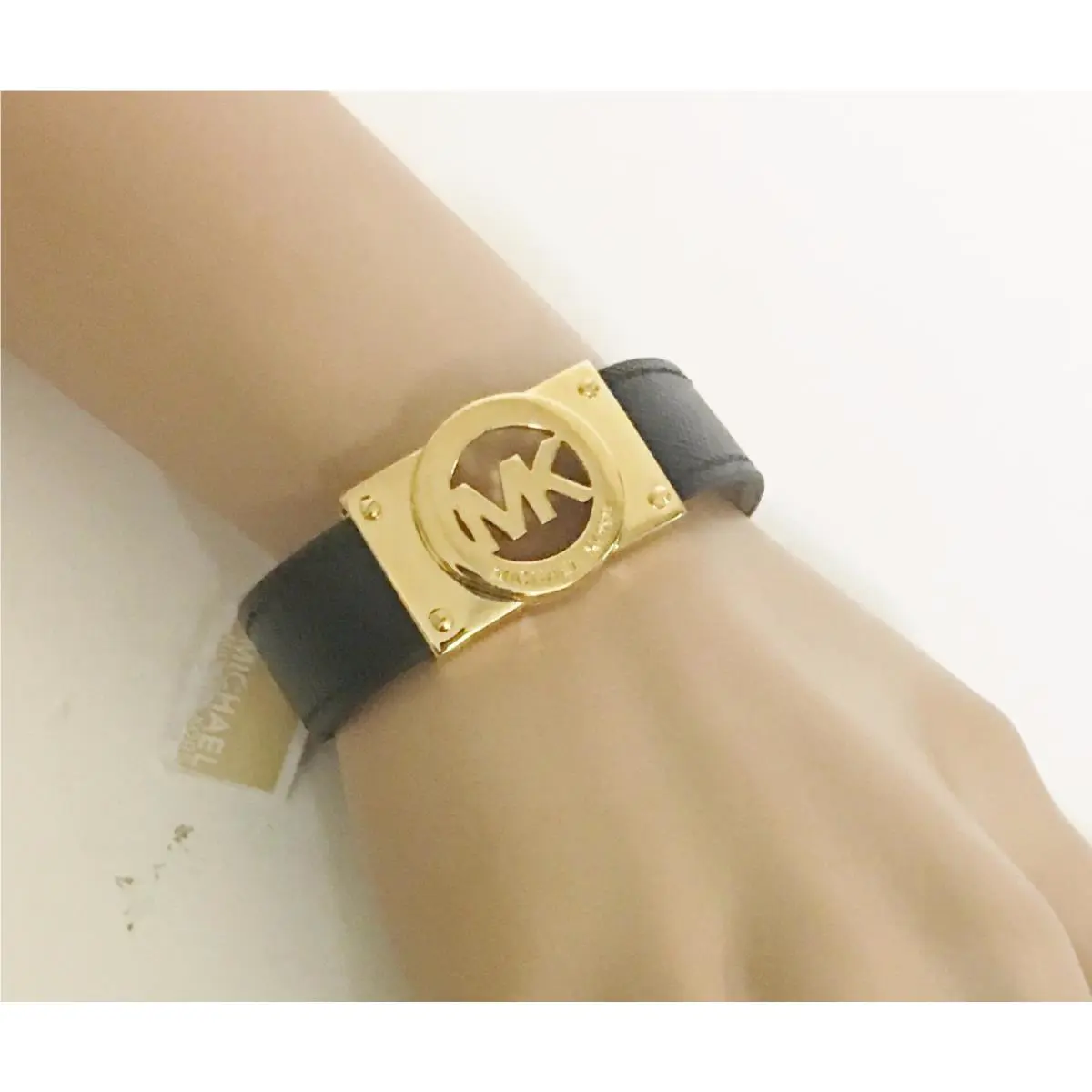 New-michael Kors Fulton Black Saffiano Wrap Bracelet with Gold MK Logo MKJ3862
