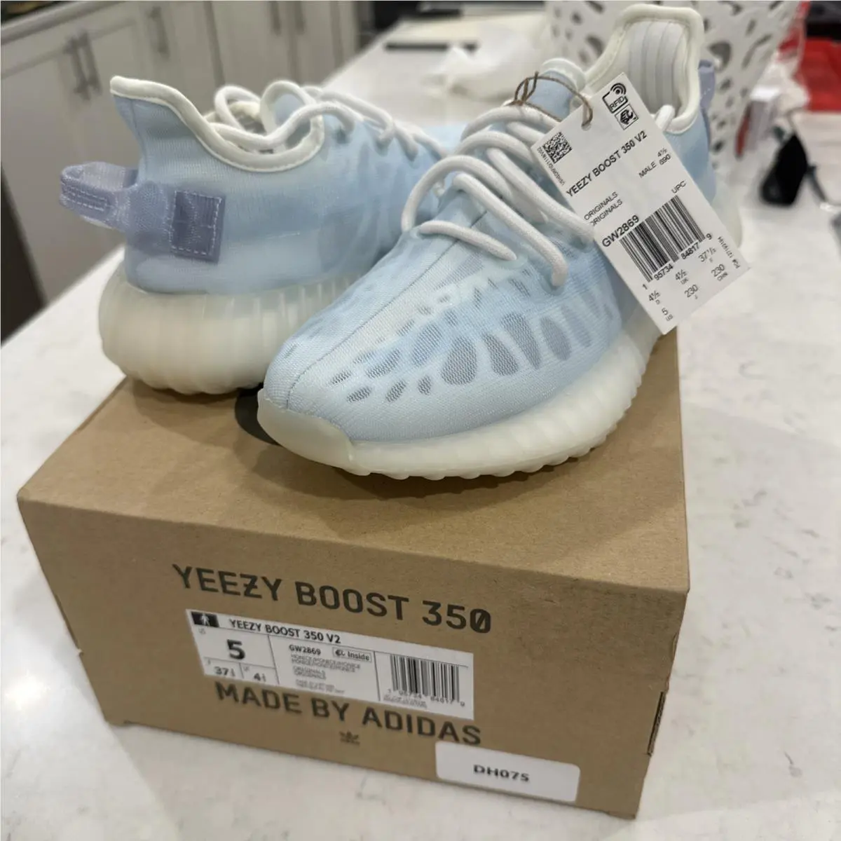 Adidas Yeezy Boost 350 V2 Mono Ice Blue White GW2869 Men`s Size 5